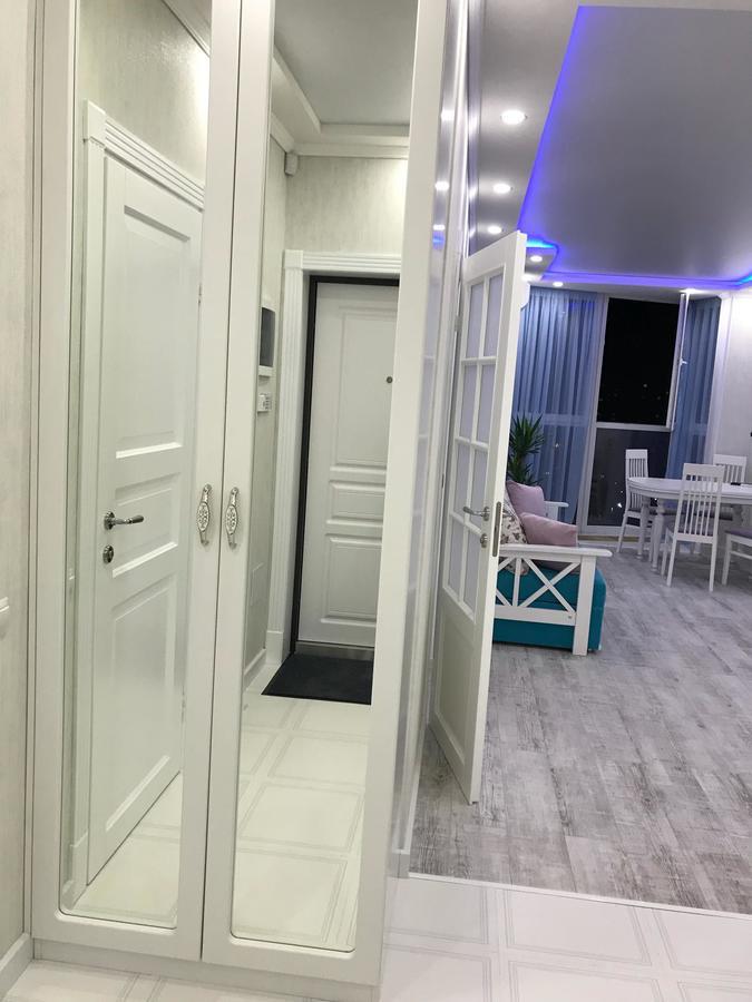 Luxe Apartment On Drahomanova 基輔 外观 照片