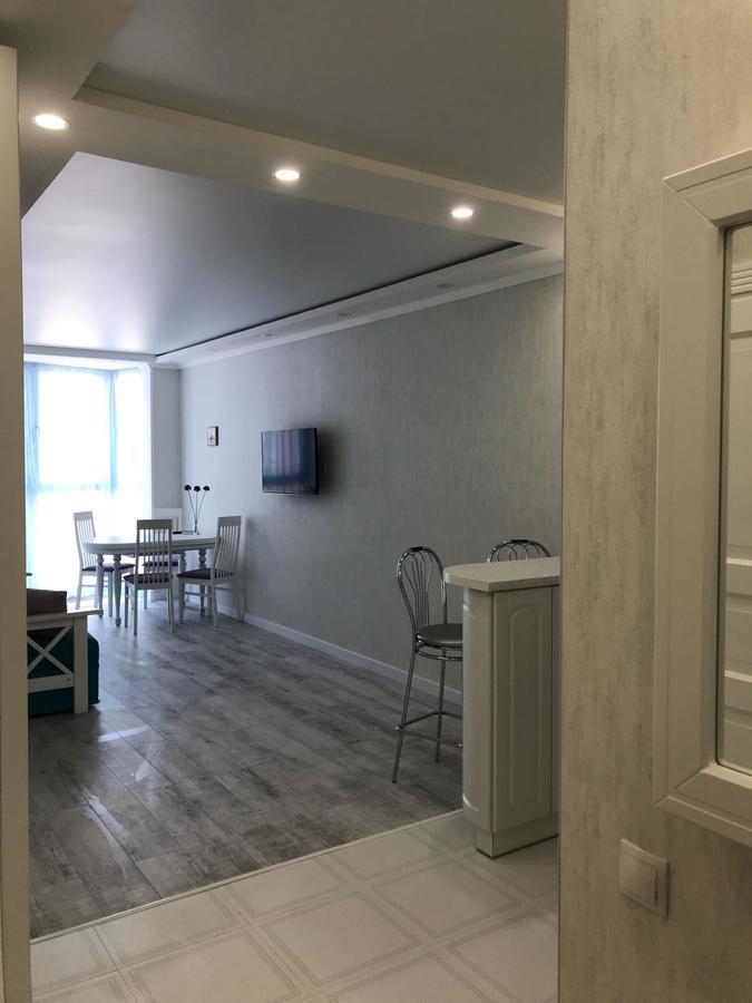 Luxe Apartment On Drahomanova 基輔 外观 照片