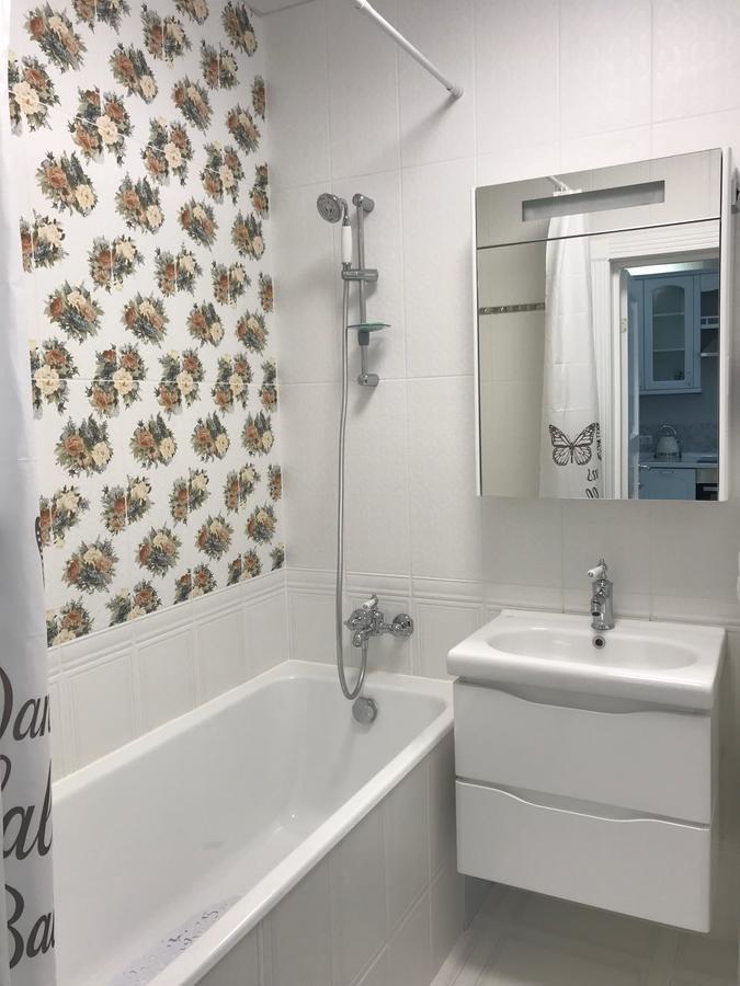 Luxe Apartment On Drahomanova 基輔 外观 照片